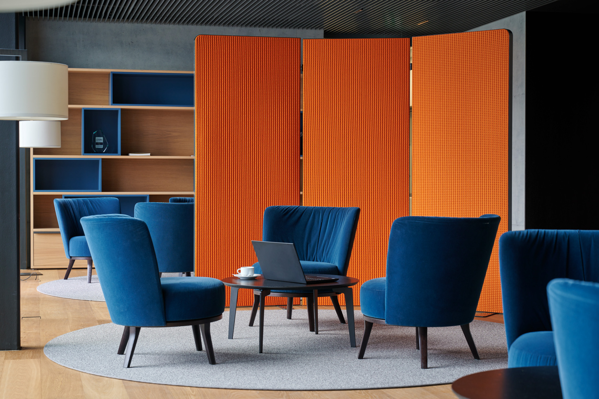 Fallstudie Akustik Großraumbüro 4 Paravent Wand 3-teilig orange, Schallabsorber Produkte